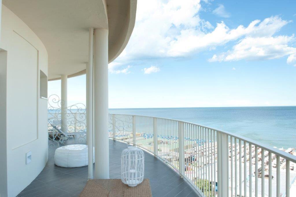 Hotel Torremaura Milano Marittima Buitenkant foto